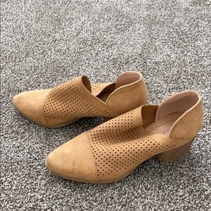 Stevie Hender booties - 6 (run big)